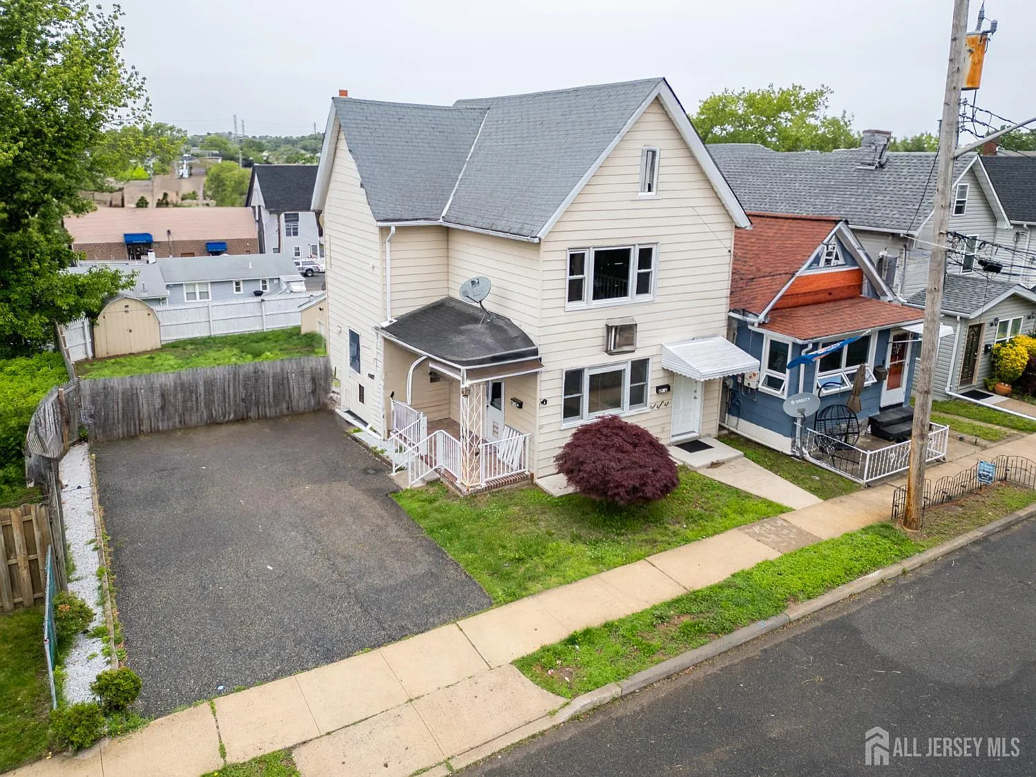 422 Catherine St photo 1