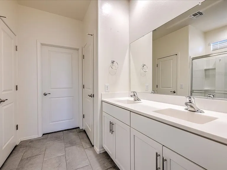 11328 S Weismann Dr — Photo 17