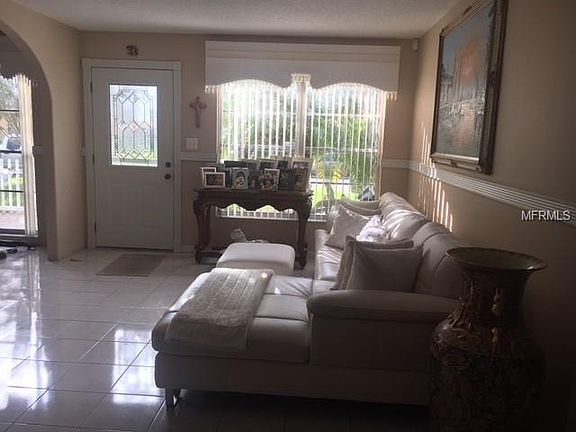3rd image of 119 Loredo Ln