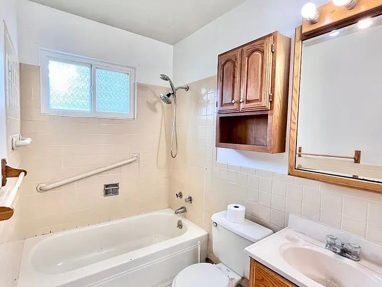 1406 S Douglas Ave — Photo 6