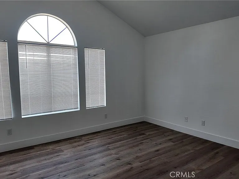 21484 Dickinson Rd — Photo 10