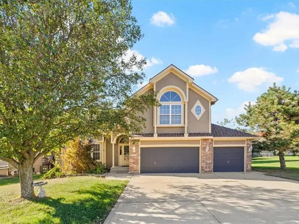 1713 Foxtail Dr, Pleasant Hill, MO 64080