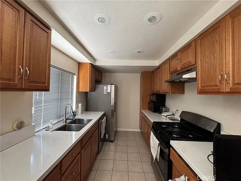 1792 N Ann St — Photo 2