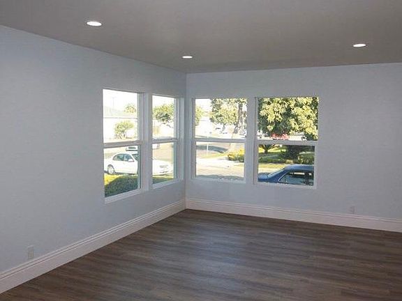 3rd image of 3806 W 172nd St