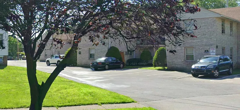 96 S Hamilton St — Photo 2