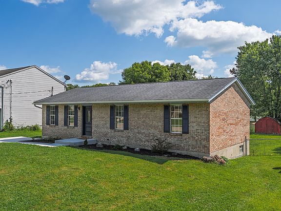 3rd image of 185 Ashwood Dr