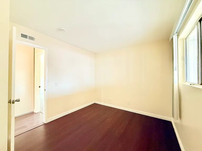 5775 Altamont Dr — Photo 15