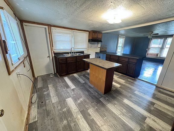 4th image of 1403 E Tudor St