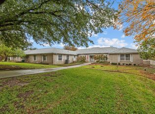 40 Bounty Rd W, Benbrook, TX 76132