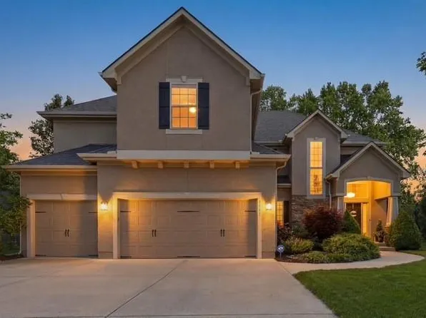 1413 NE Kenwood Cir, Lees Summit, MO 64064
