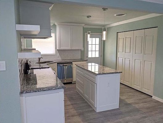 1st image of 8037 Pinewood Dr