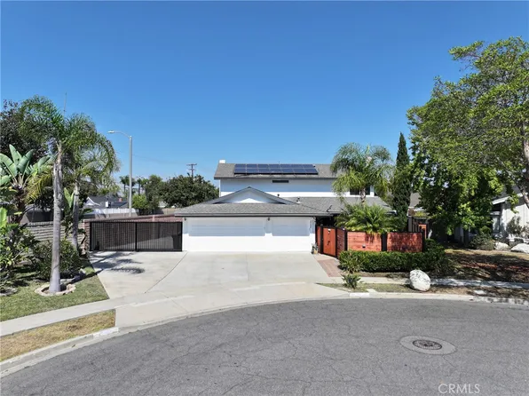 2798 Redwing Cir, Costa Mesa, CA 92626