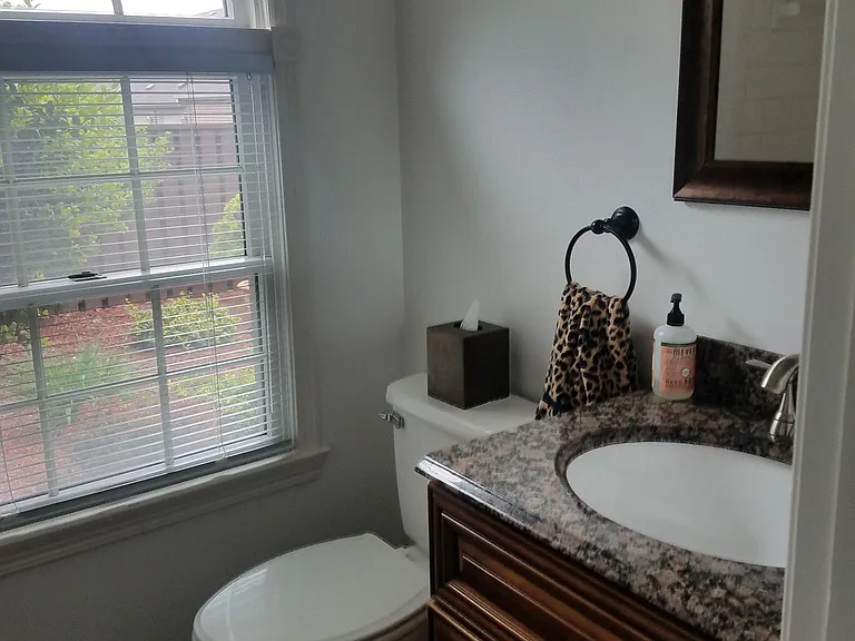 910 Sterling Ct — Photo 24