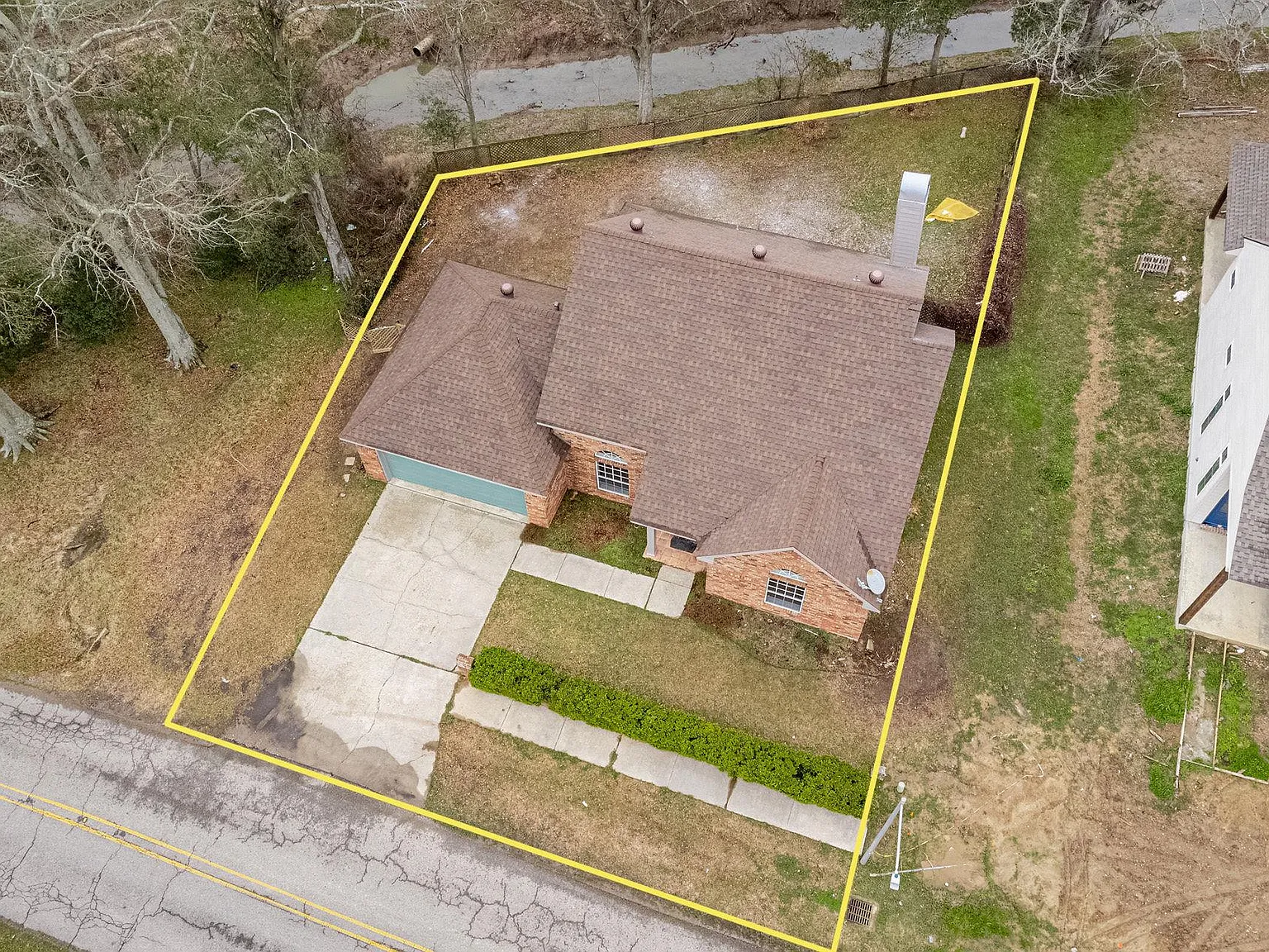 3 bed, 1976 sqft, $3,500 — Photo 4