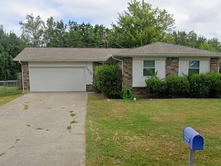 Circle Dr — Photo 1