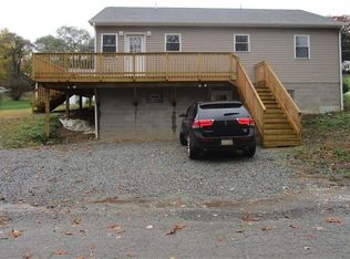 917 Rockridge Rd, Connellsville, PA 15425