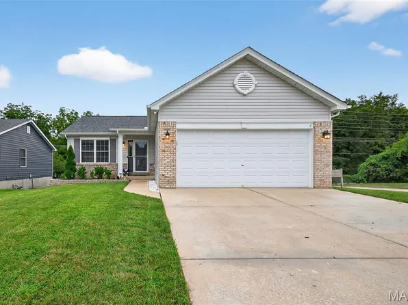 1001 Batters Box Ct, O'Fallon, MO 63366