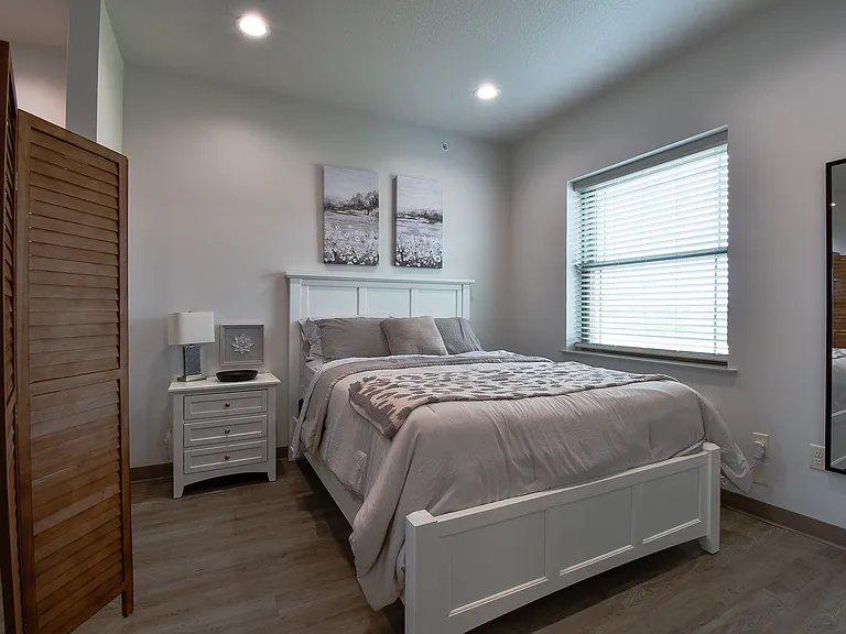 Crossroads Place Apartments — Photo 17