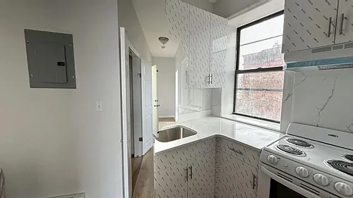 114 Macon St #3 Photo 1