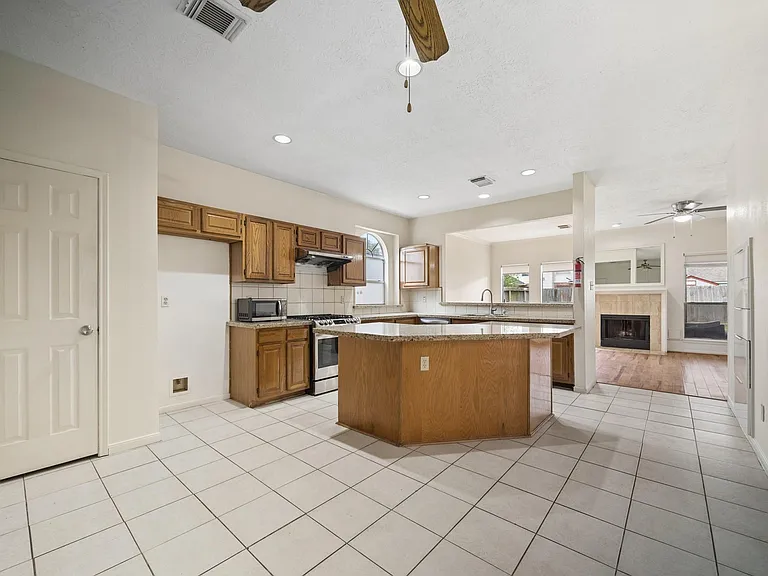 16326 Brush Meadow Ct — Photo 7