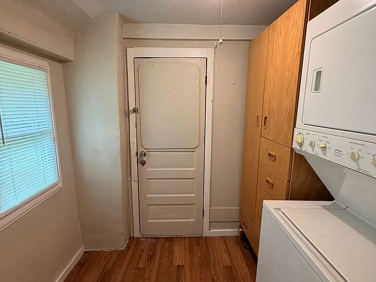 714 Hazel St — Photo 3