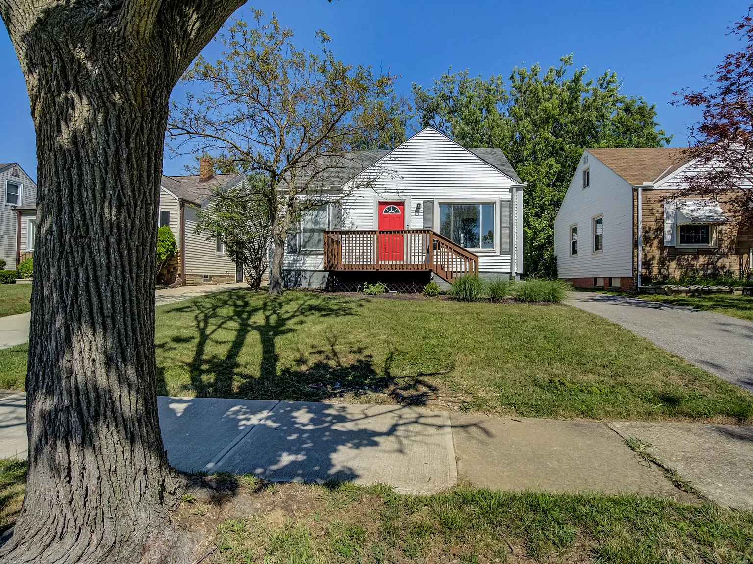 2 bed, 699 sqft, $1,600 — Photo 2