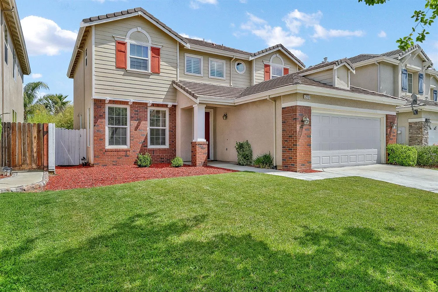 213 Ridgeview Dr photo 1