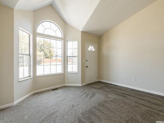 3rd image of 2261 N Sunset Dr