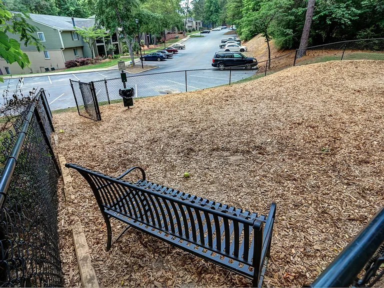 700 Riverchase Apartments — Photo 31