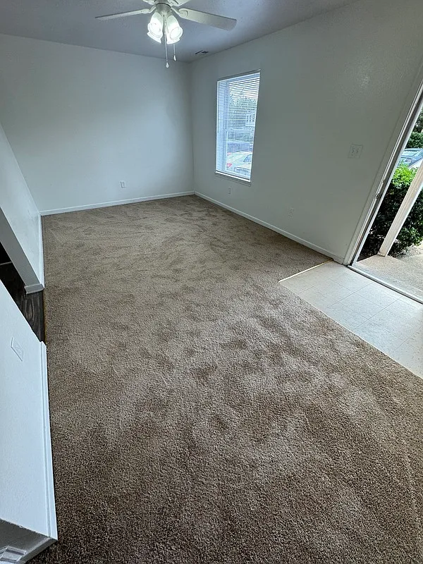 2 bed, 1.0 bath, $1,095 — Photo 2