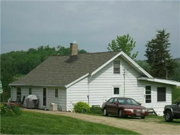 16373 Middle Rd, Dubuque, IA 52002