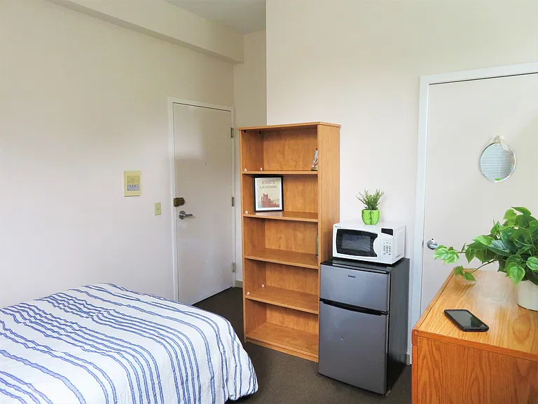 222 S Aurora St — Photo 22