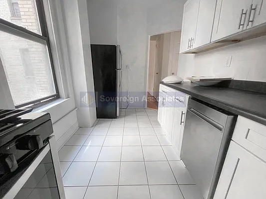 Rented by Sovereign Associates | media 7