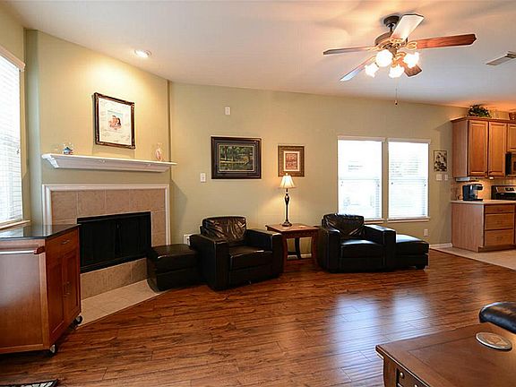 3rd image of 14551 Bergenia Dr
