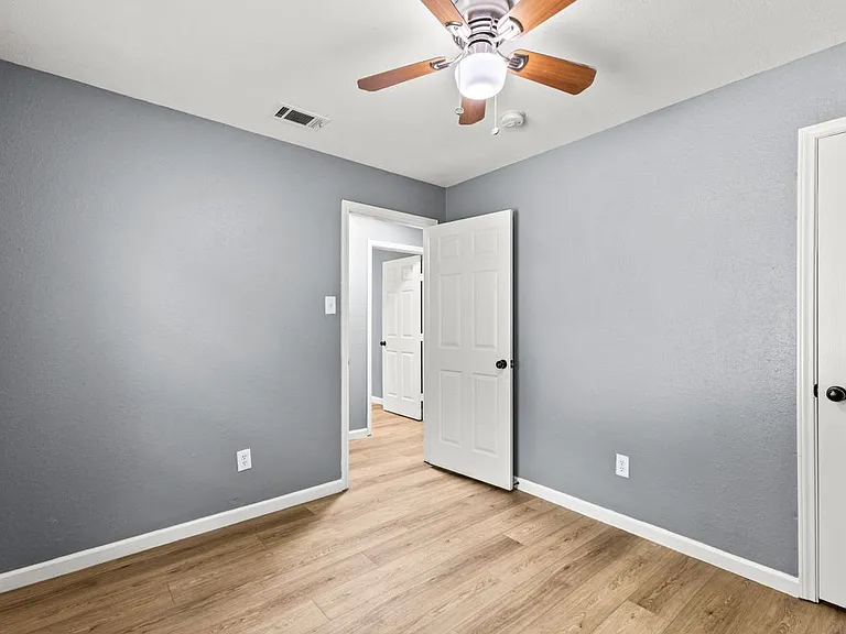 108 Cook St — Photo 3