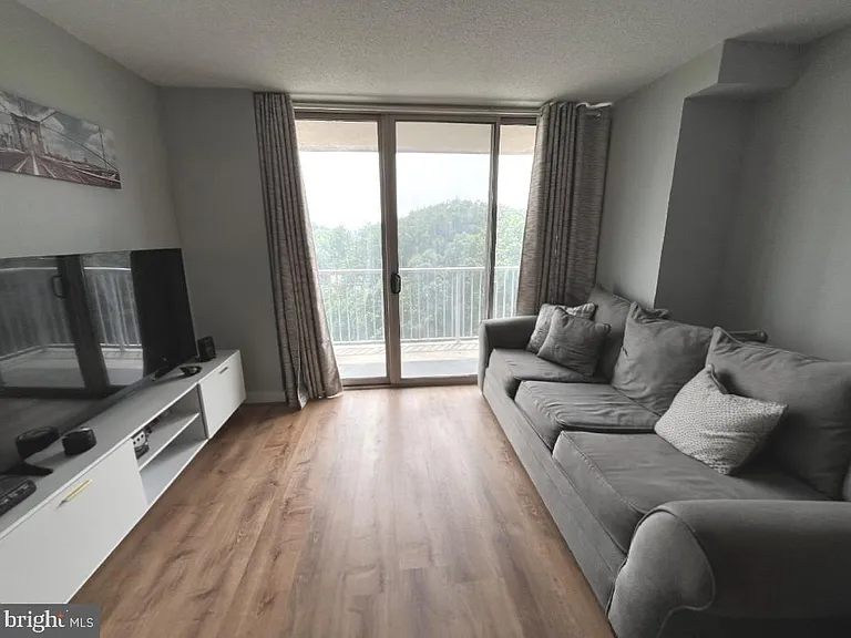 2500 N Van Dorn St #1020 — Photo 5