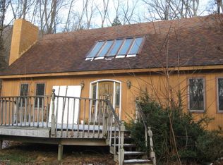 6 Raynor Ln, Stroudsburg, PA 18360