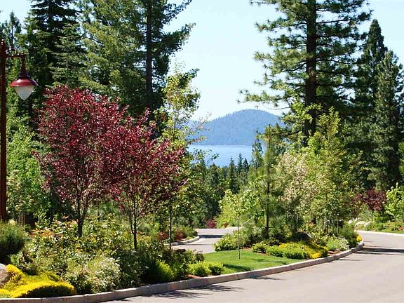 5th image of 49 Foxhollow Dr