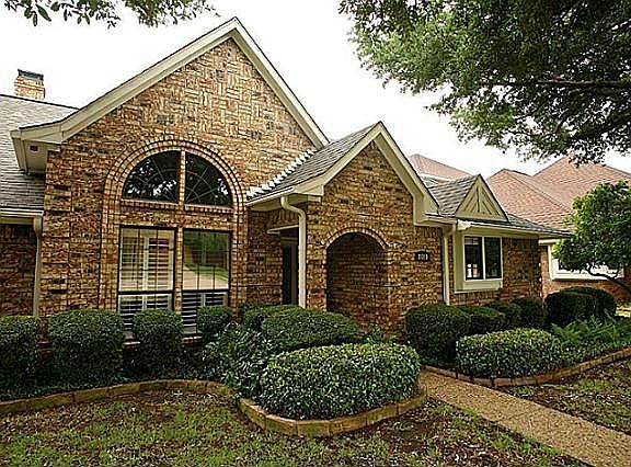 2nd image of 2823 Cambridgeshire Dr