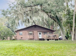207 Walker Rd, Crescent City, FL 32112
