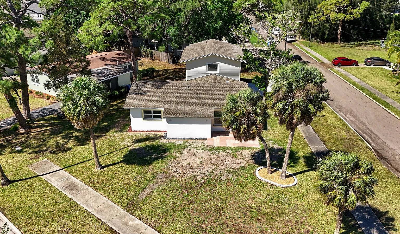4 bed, 1956 sqft, $4,795 — Photo 3
