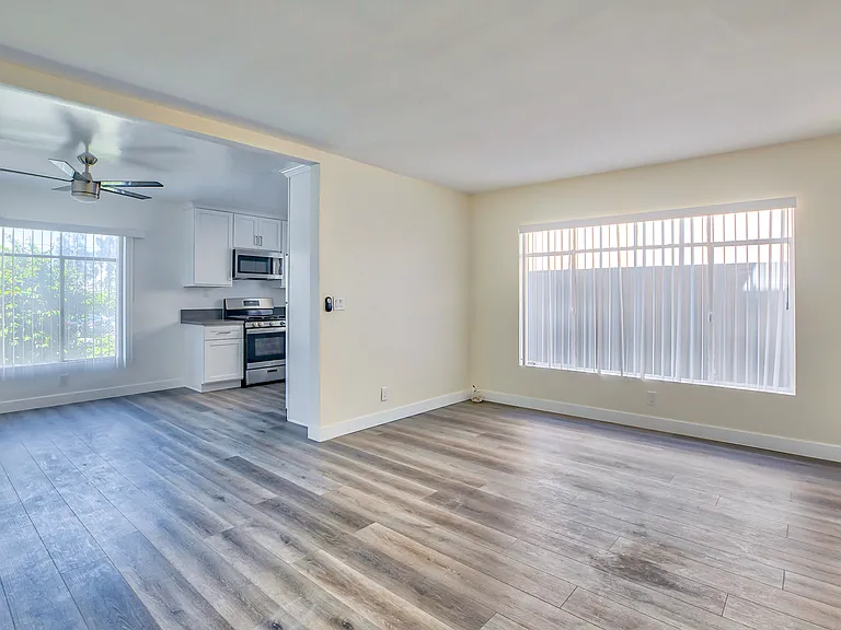 3425 Club Dr. — Photo 10