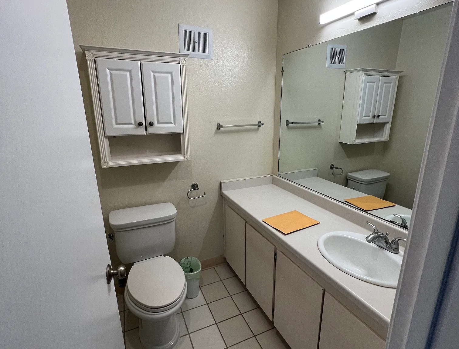 2 bed, 992 sqft, $3,200 — Photo 3