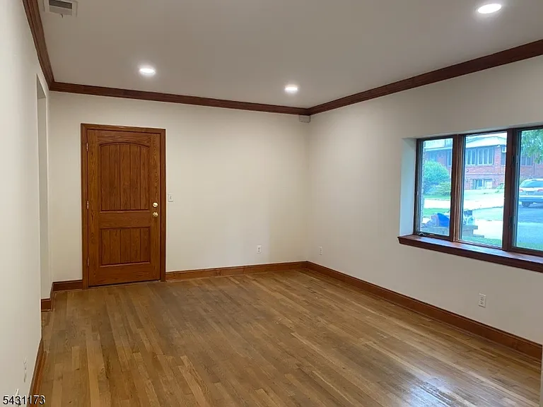 4 Hamilton Ave #1 — Photo 8