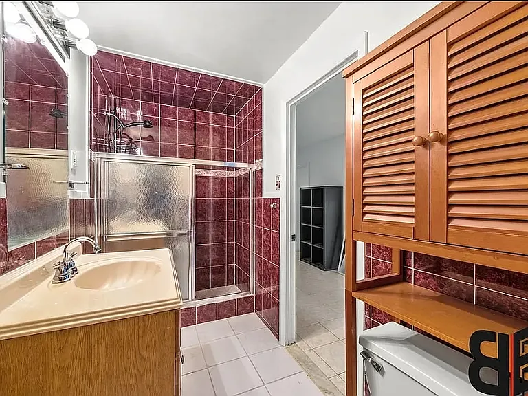 496 Lexington Ave #1 — Photo 15