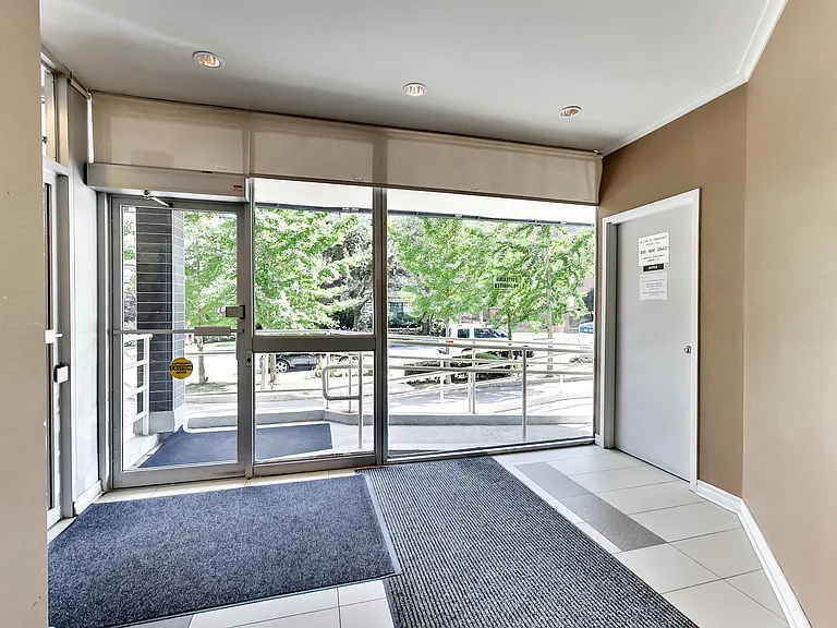 680 Roselawn Ave — Photo 39