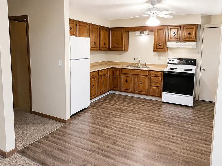 1040 Terrace Dr — Photo 1