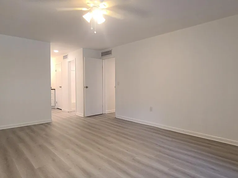 601 SW 75th St #103 — Photo 24