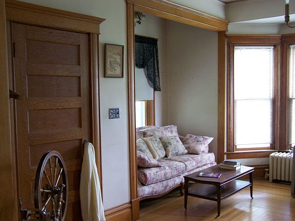 Front Parlor/Entrance