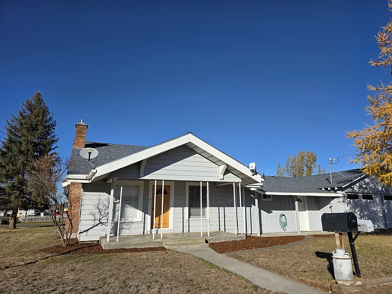 207 W Park St — Photo 2